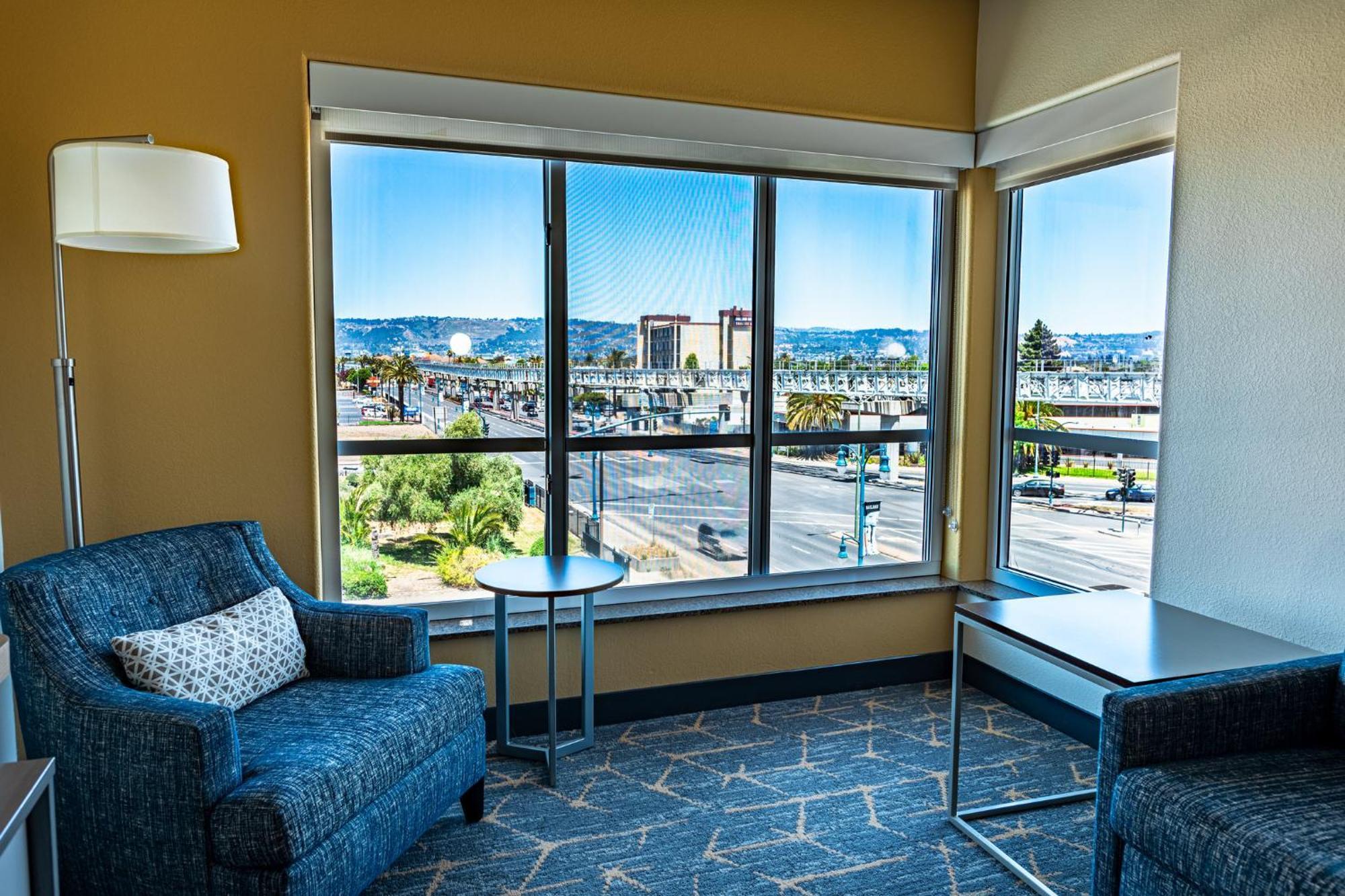 Holiday Inn Oakland Airport By Ihg Exterior photo