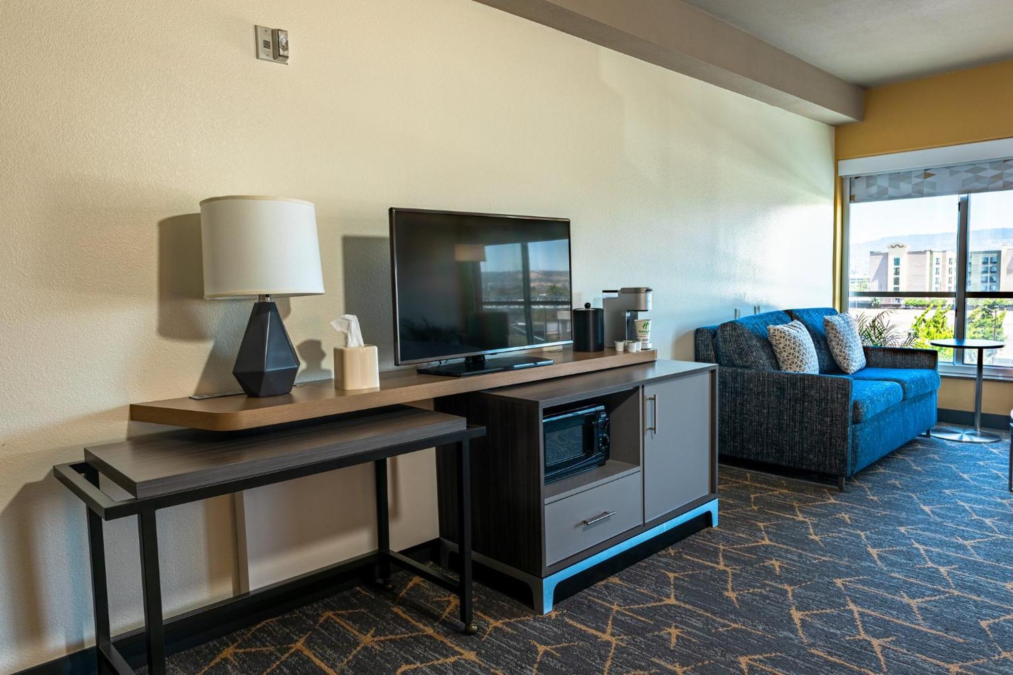 Holiday Inn Oakland Airport By Ihg Exterior photo
